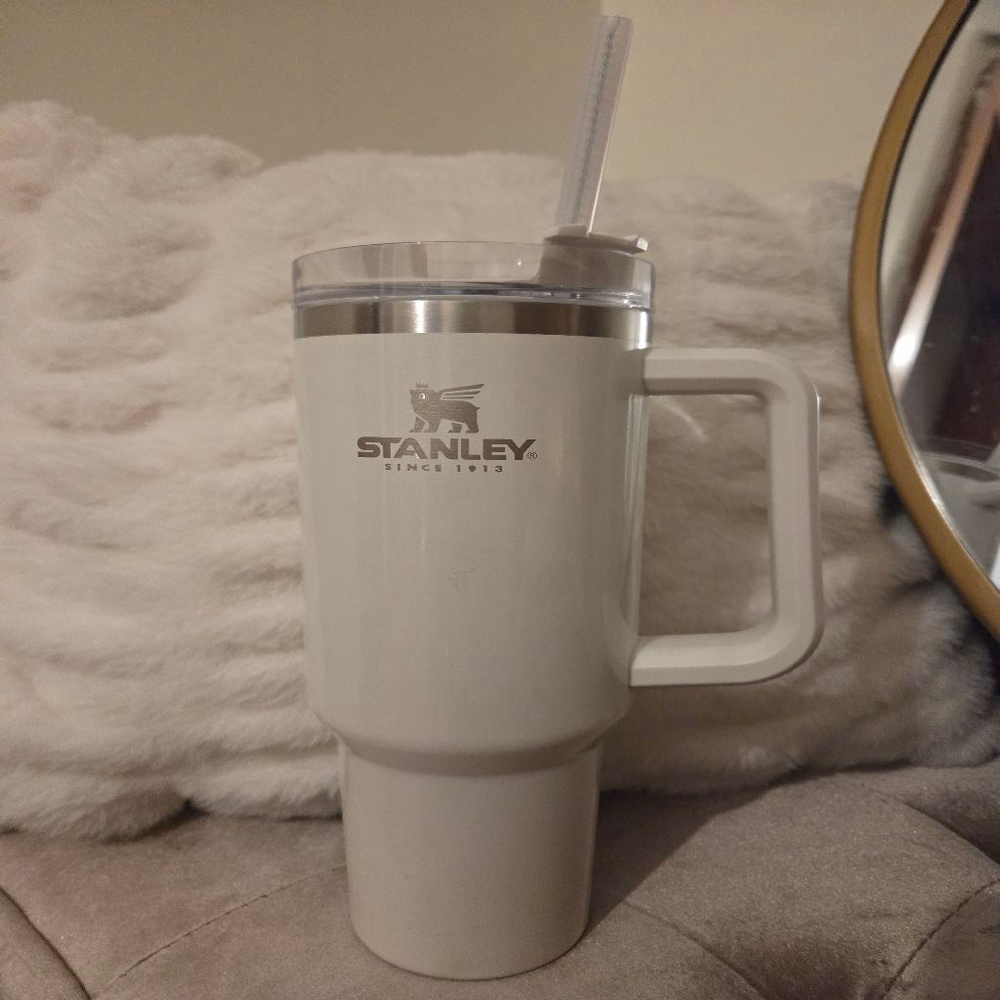Stanley 40oz White Stainless Steel Insulated Thermos with Brand New Straw/Brush
